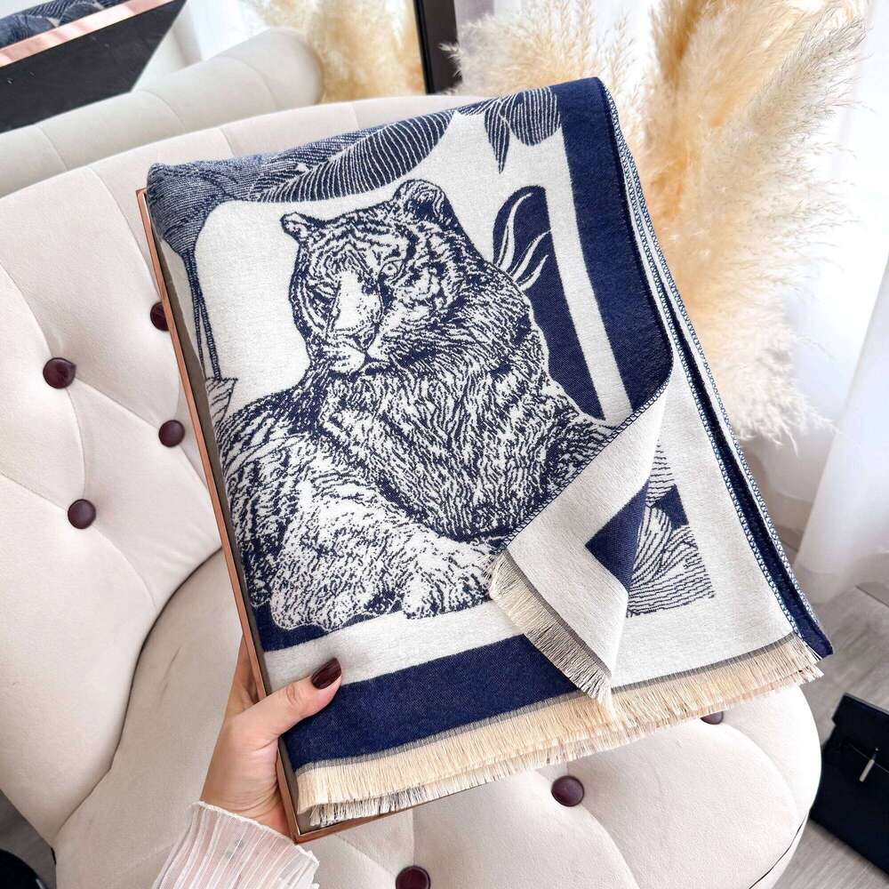 2025 Luxury Leaf Print Scarf for Women Warmer Winter Imitation Cashmere Pashmina Scarves Shawls Female Thick Blanket Wraps Foul Z260226