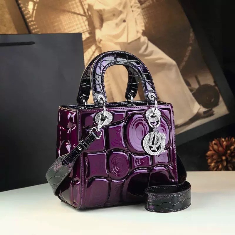 Vintage Genuine Leather European and American Cross-Border Fashion Handbag Princess Diana Style Women's 2025 New High-End Export Single Shoulder 