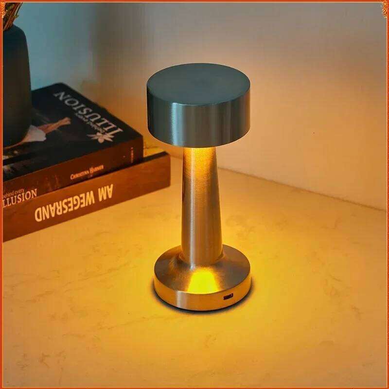 LED Metal Retro Minimalist Desk Lamp Romantic Decoration Bar Bedroom Ins Caf UBS Charging Touch Atmosphere Small Night Light Z260227