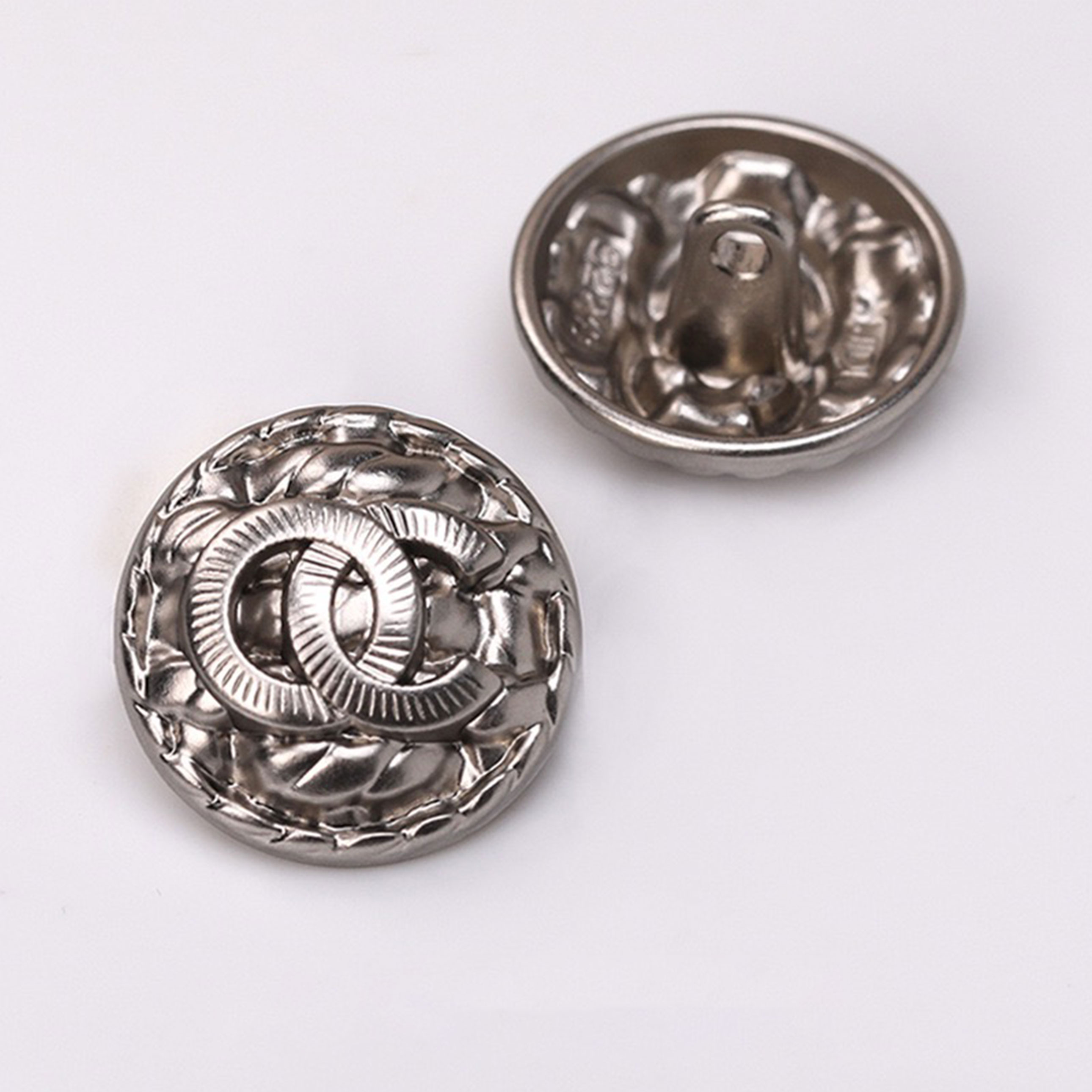 Classic Design Metallic Fasteners: Trendy Vintage-Inspired Closure Elements