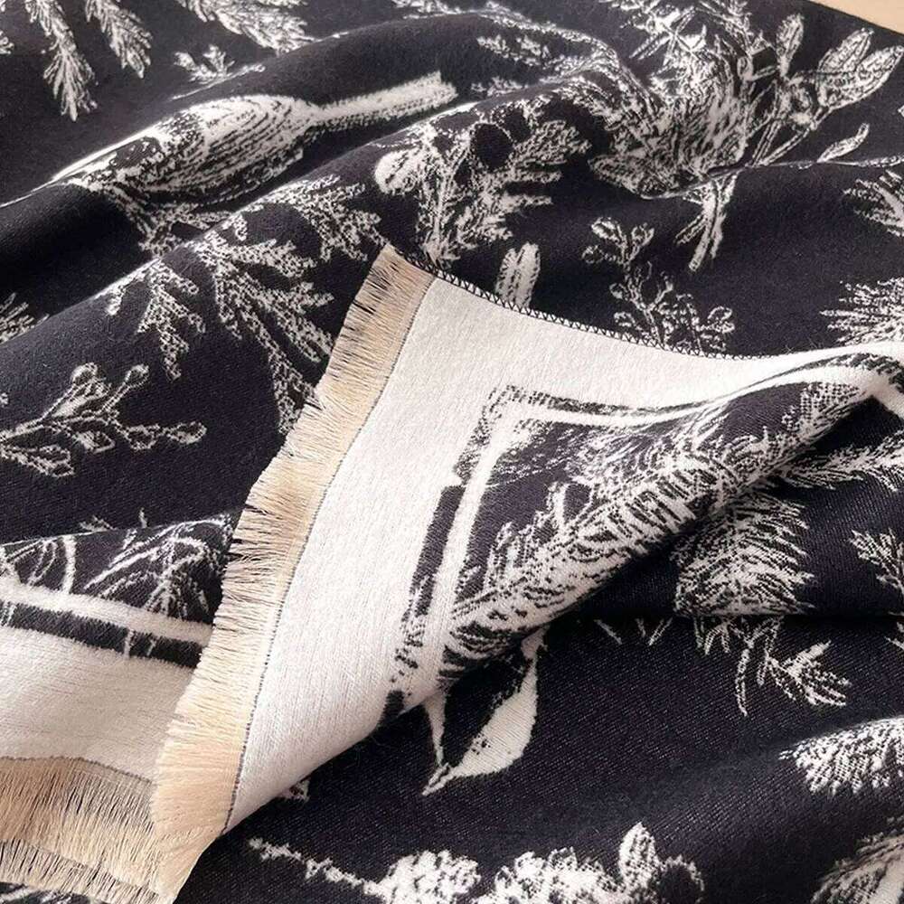 New Two-Sided Magpie Print Scarf for Women Warmer Winter Cashmere Pashmina Scarves Shawls Female Thick Blanket Wraps Foulard Z260226