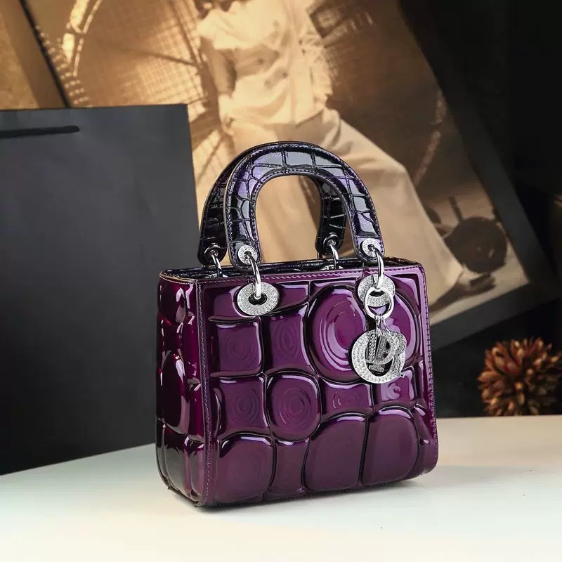 Vintage Genuine Leather European and American Cross-Border Fashion Handbag Princess Diana Style Women's 2025 New High-End Export Single Shoulder 