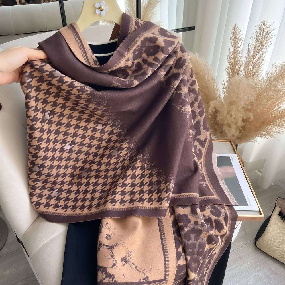 2025 Luxury Leopard Print Scarf for Women Warmer Winter Cashmere Pashmina Scarves Shawls Female Thick Blanket Wraps Foulard Z260226