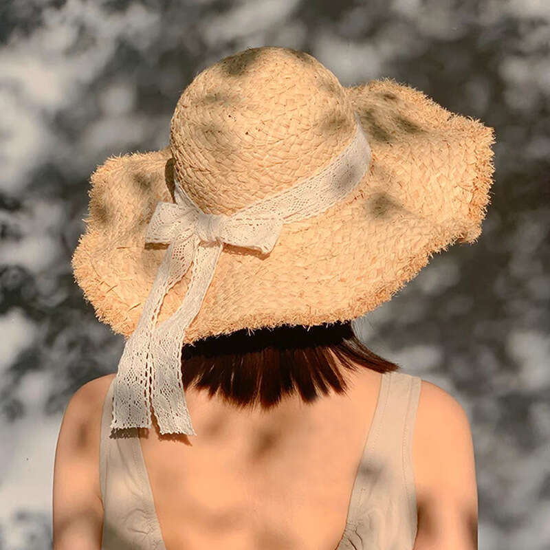 Hand-woven wide-brimmed hat Women's fashionable accessories Breathable Suitable for summer trips and pool parties