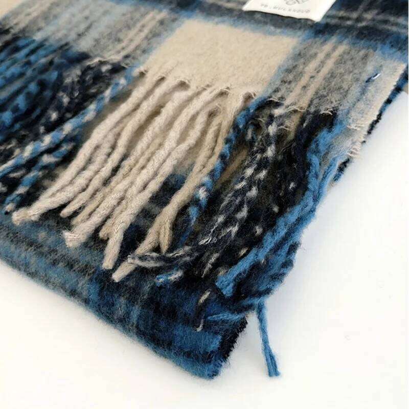 Caramelized Plush Cozy Thermal Scarf Thick Vintage Classic Tartan Shawl Wrap for Autumn Winter 2025 Trends Z260226