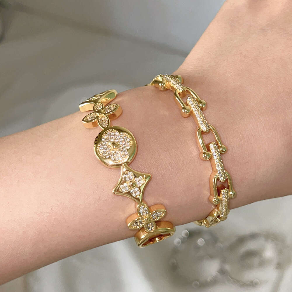 Horseshoe-shaped Hollow Diamond-Studded Ring Bracelet Fashion Designer Vintage Jewelry Women's Holiday Gift