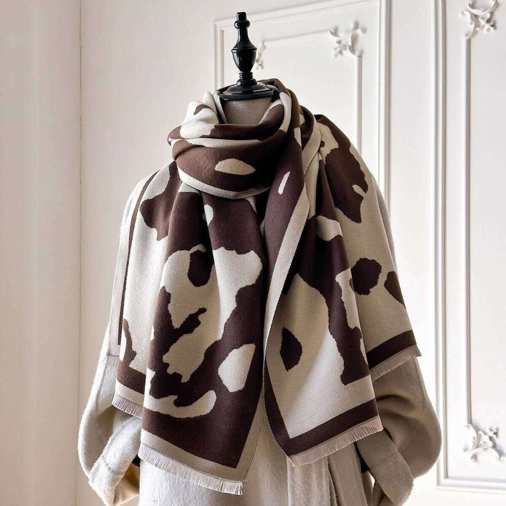 2025 New Fashion Leopard Print Cashmere Scarf Winter Shawls Female Autumn Thickened Warm Women Tassel Wraps Outdoor Neck Scarves Z260226
