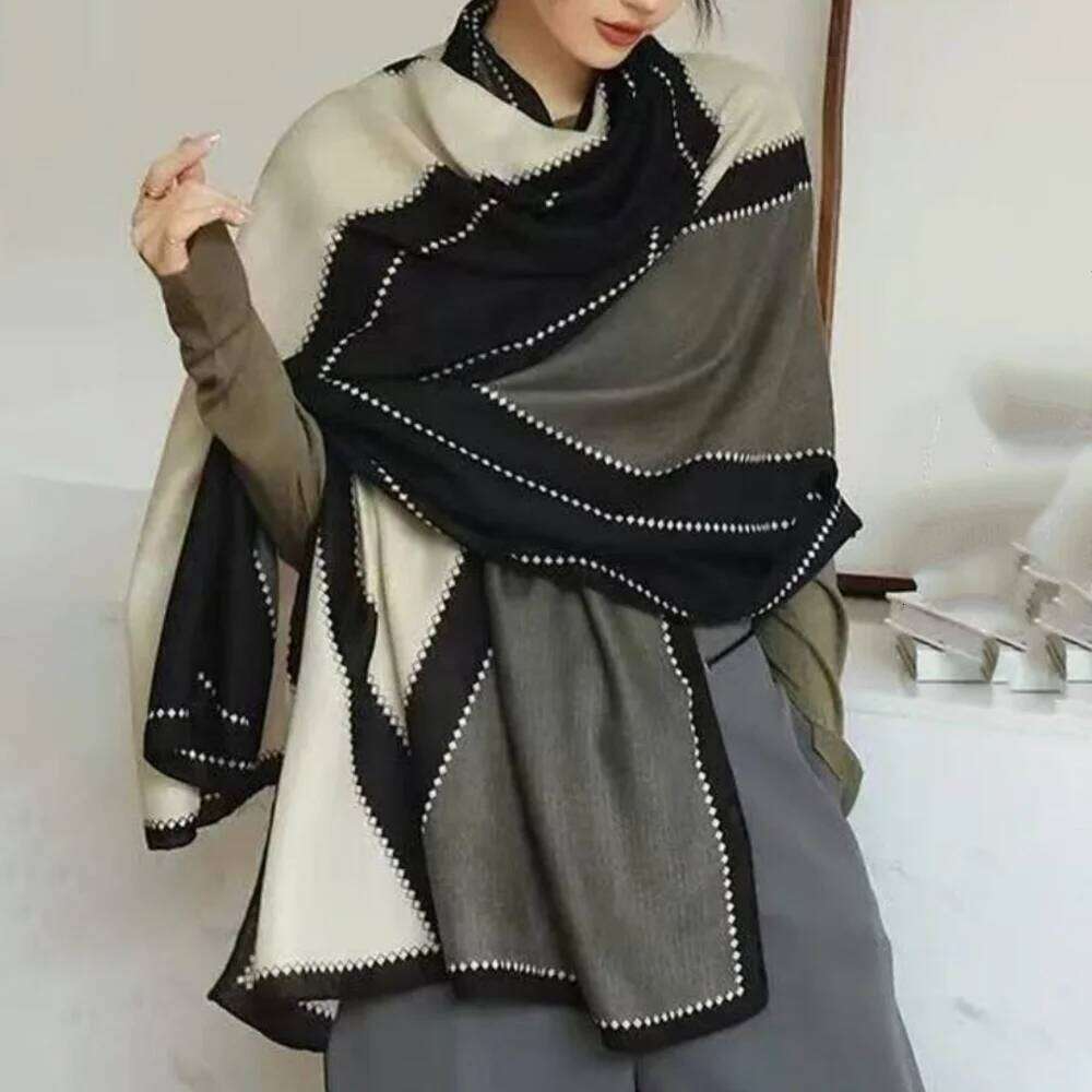 Women's autumn and winter waterproof scarf, thick double-layer shawl, soft office daily accessories, classic color design Z260226