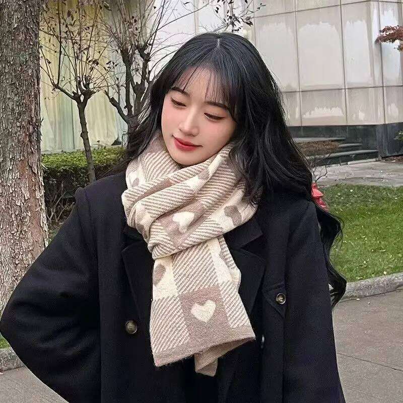 Autumn and New Korean Version Versatile Warm French Retro Cute Winter Multi-style Casual Heart Scarf Fashion Trend Z260226