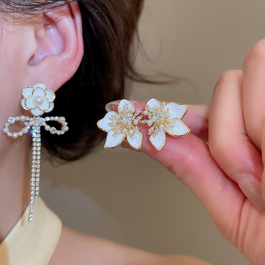 Silver needle oil-drip zircon flower bow vintage elegant sweet temperament earrings, light luxury high-end earrings - view 3