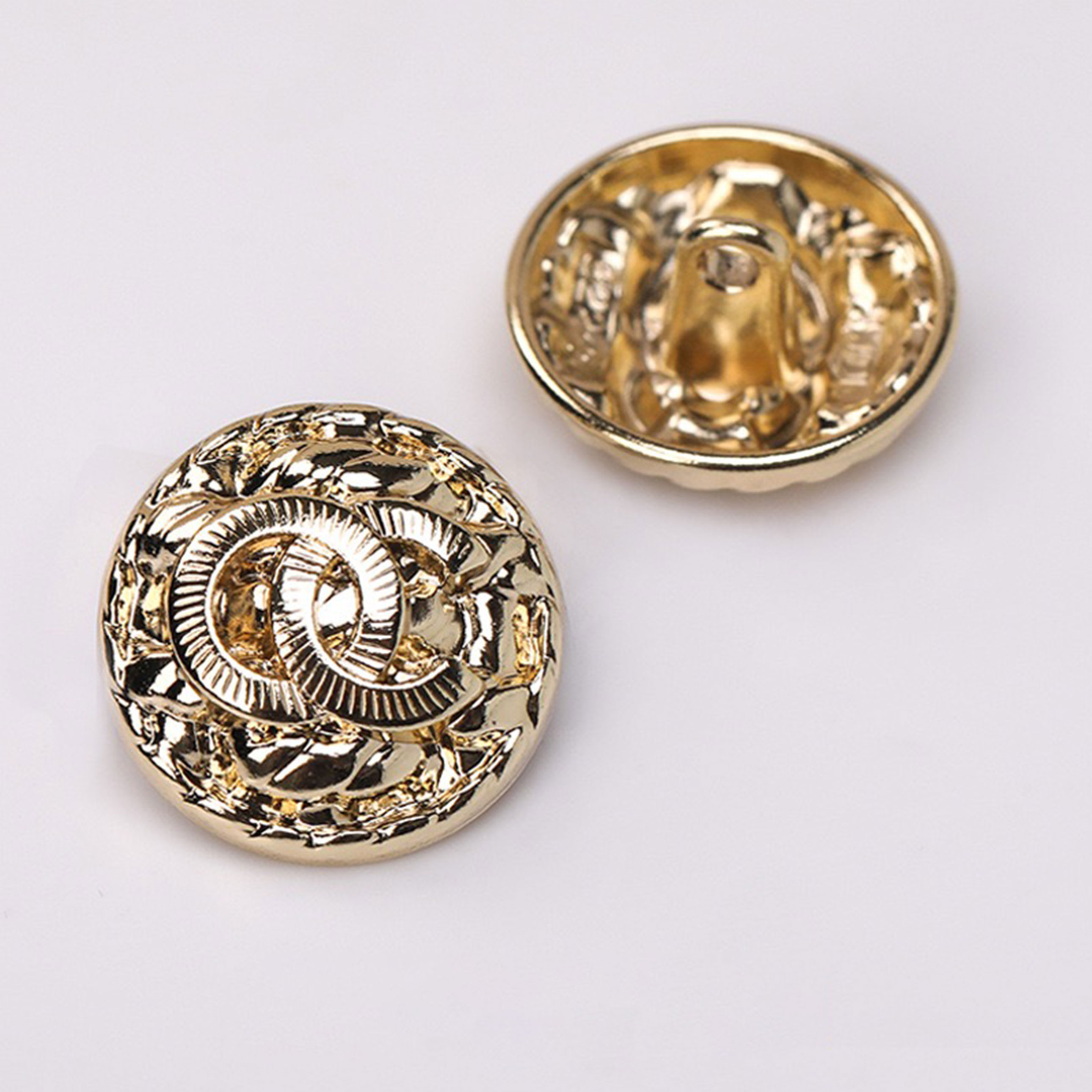 Classic Design Metallic Fasteners: Trendy Vintage-Inspired Closure Elements