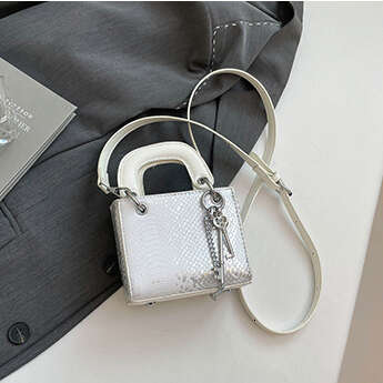 2026 new trendy small square handbags Fashionable Snake Print Shoulder Bag with Premium Feel Crossbody Bag for women fashion versatile Mini Lipstick C