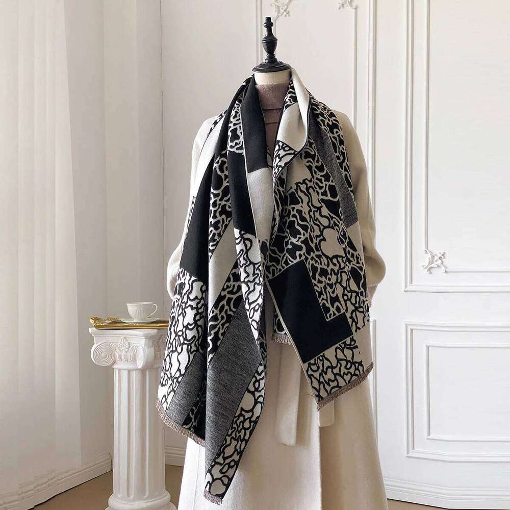 2025New Two Sided Print Women Scarf Imitation Cashmere Soft Warm Pashmina Shawl Autumn Winter Coldproof Windproof Blanket Z260226