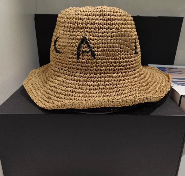 Spring/Summer Designer Bucket Hat Handmade Woven Straw Hat Travel Leisure Breathable Letter Embroidered Beach Hats Wide Brim Hats