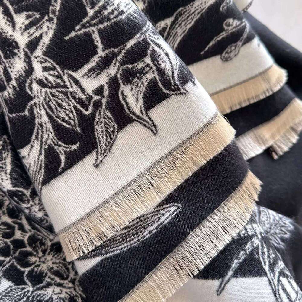 New French Retro Butterfly Premium Imitation Cashmere Scarf Women's Autumn and Winter Thickened Outer Warm Office Shawl Z260226