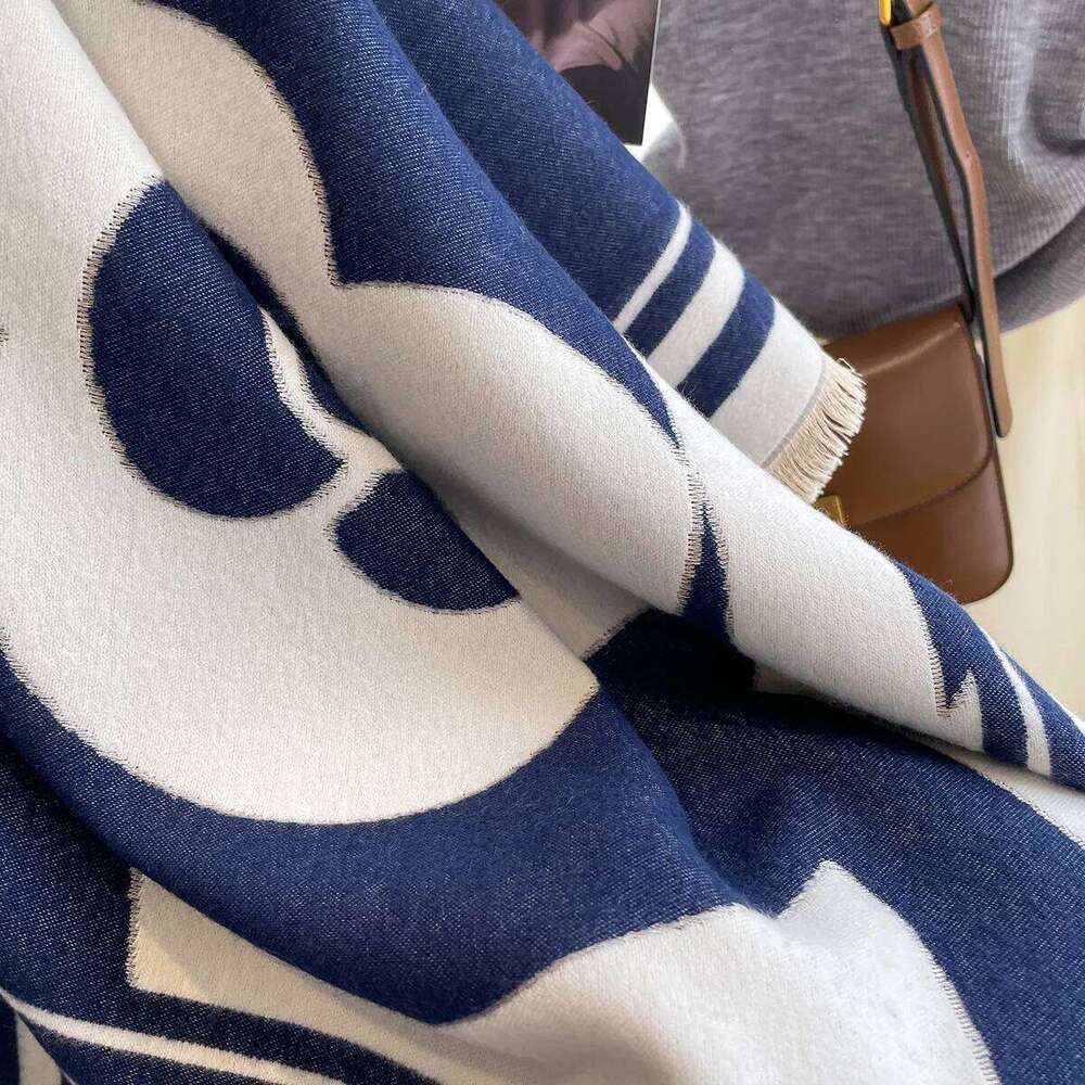 Imitation Winter Warm Wrap Women's Silk Wool Square Fashion Shawl Ladies Cashmere Scarf Neck Z260226