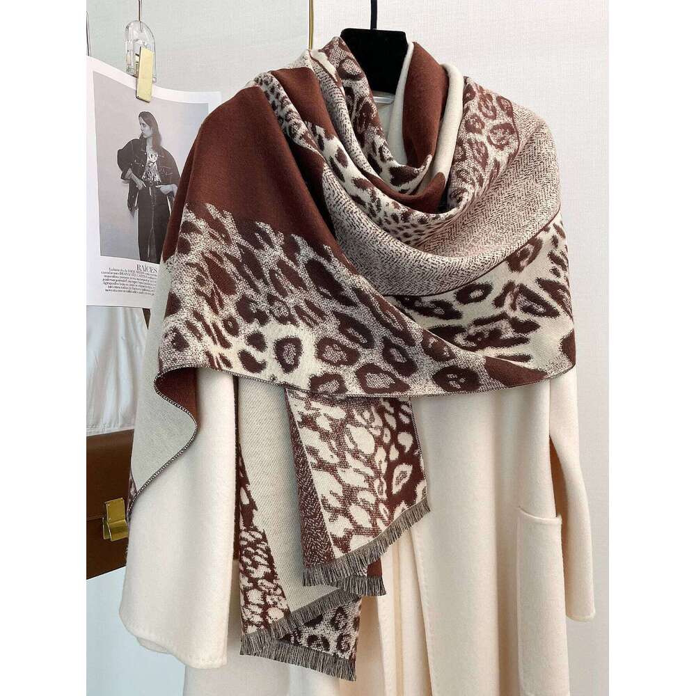 Women's Scarves Leopard Print Winter Thickened Imitation Cashmere Shawl Neck Protection Warm Soft Fashion Large Shawls Z260226