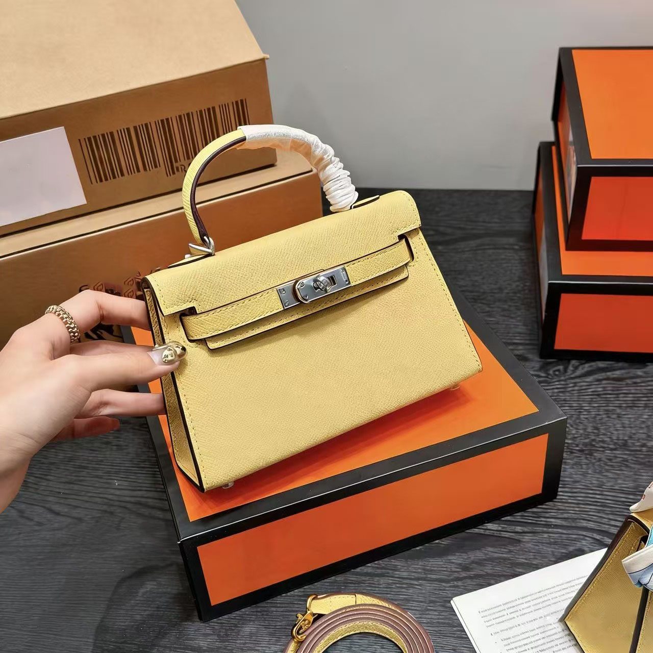 10A Designer bag luxury handbags Evening Bags mini bag shoulder bag women crossbody bag genuine leather with lock and key high quality Litchi clutch bag 19cm 22cm