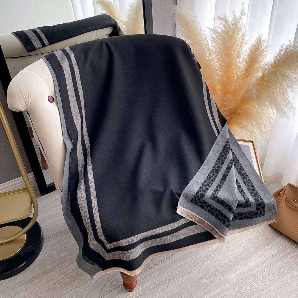 Women Winter Warm Luxury Imitation Cashmere Scarves Solid color Fashion Shawl Wrap Ladies Blanket Foulard Pashmina Bandana Scraf Z260226