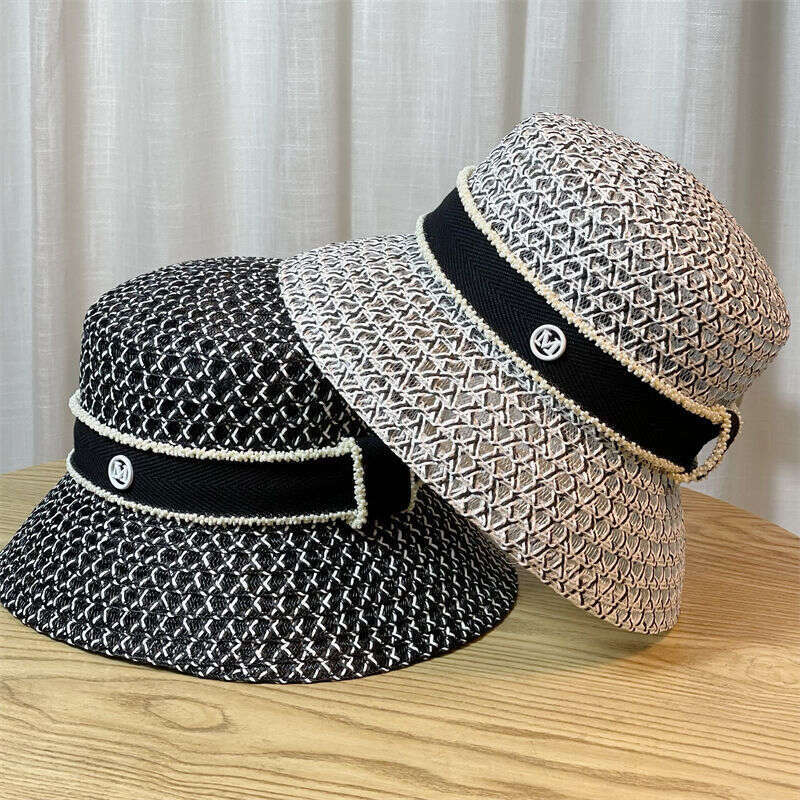 Coarse wool wide-brimmed women's hat Pearl-trimmed cap Suitable for urban strolls and for wearing during brunch time