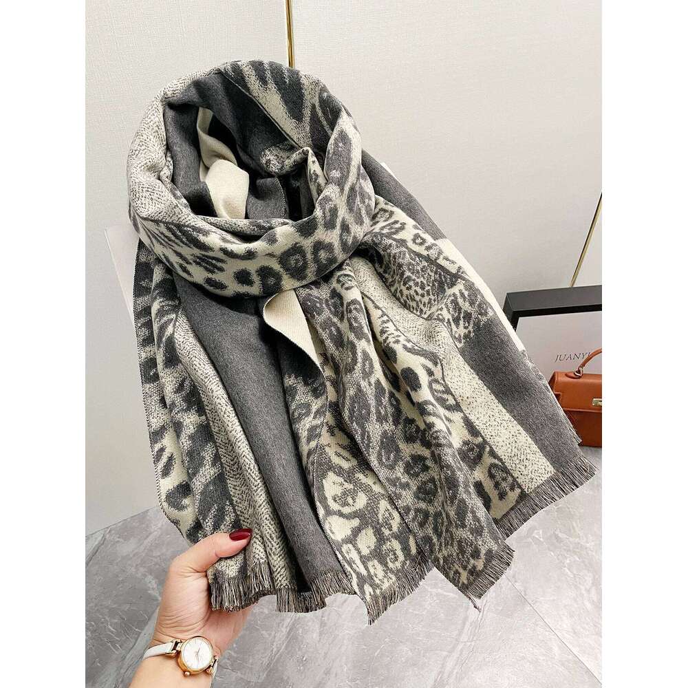 Women's Scarves Leopard Print Winter Thickened Imitation Cashmere Shawl Neck Protection Warm Soft Fashion Large Shawls Z260226