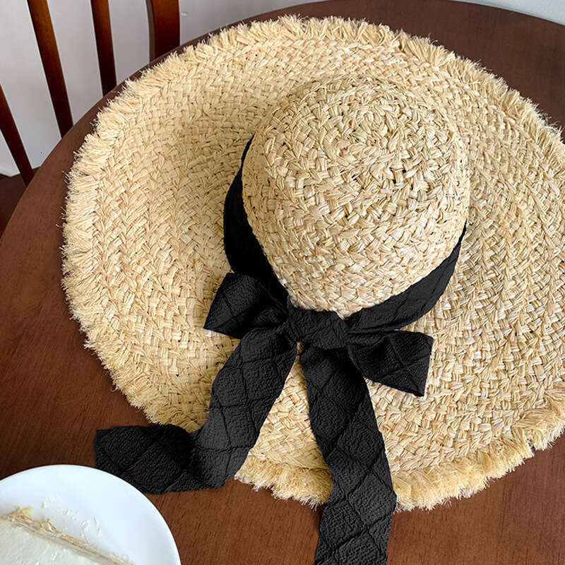 Hand-woven wide-brimmed hat Women's fashionable accessories Breathable Suitable for summer trips and pool parties