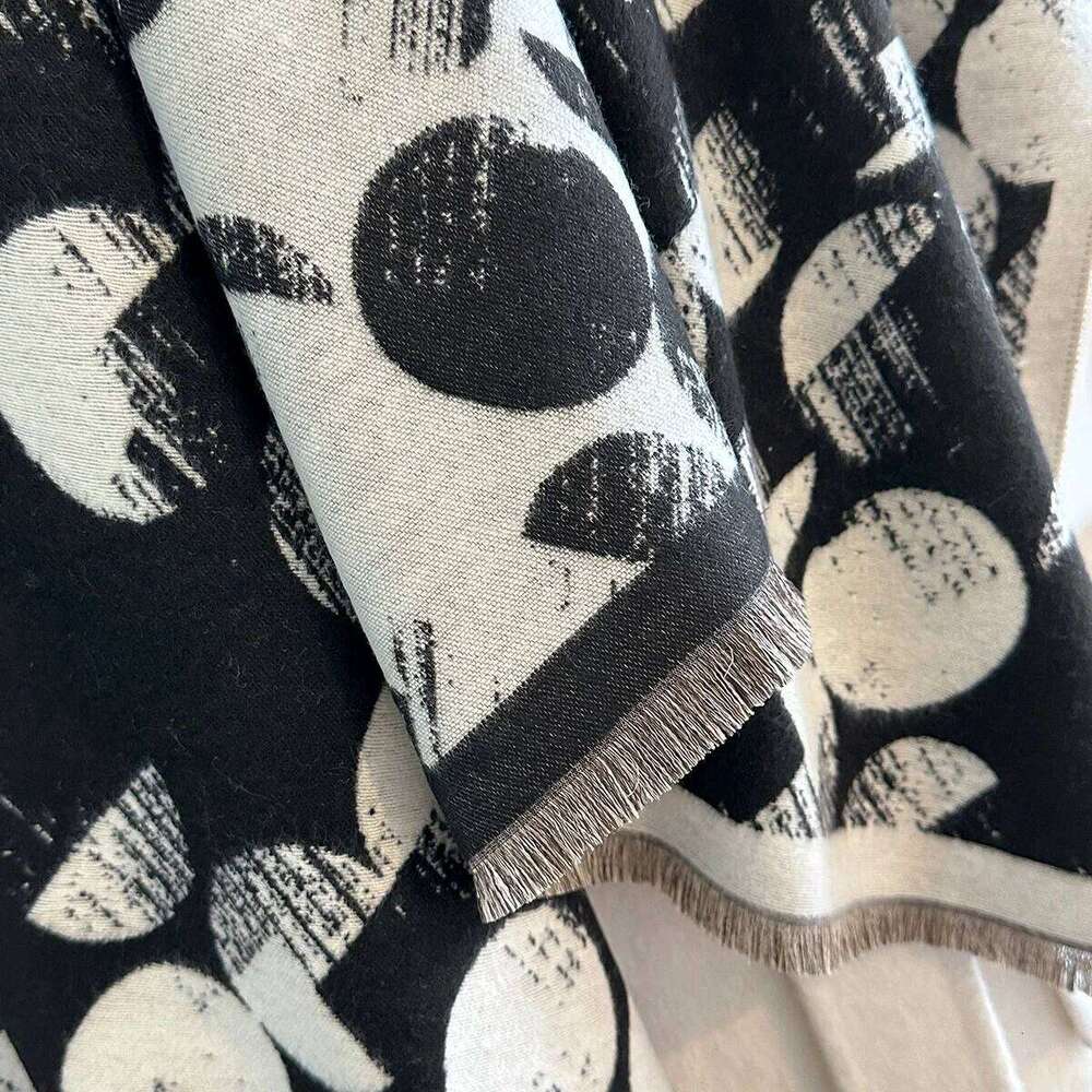 Women Autumn Winter Brand Thick Warm Scarves Cashmere Dot Scarf Luxury Shawl Wrap Poncho Echarpe Stoles Pashmina Z260226