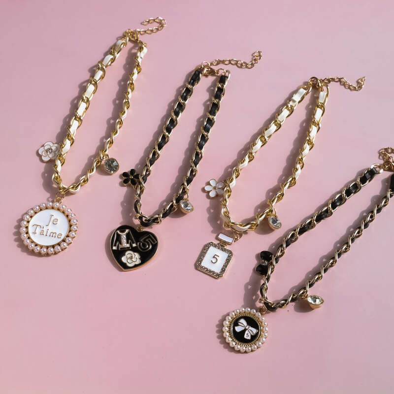 Dog Collar Pet Charms Luxury Metal Leather Woven Chain Pet Collar with Perfume Bottle Flower Heart Charms Rhinestone Sparkle Adjustable for Kittens an