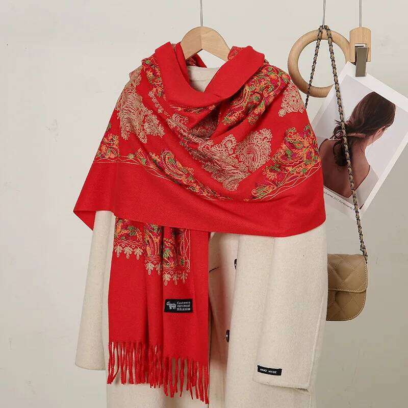 New Diamond-shaped Embroidered Imitation Cashmere Scarf Female Popular Ethnic Style Thickened Warm Fringed Shawl Z260226