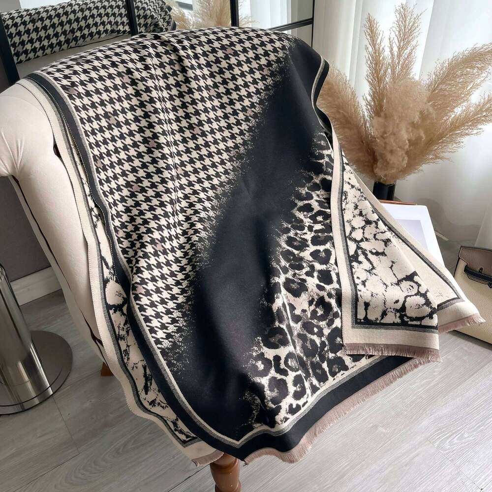 2025 Luxury Leopard Print Scarf for Women Warmer Winter Cashmere Pashmina Scarves Shawls Female Thick Blanket Wraps Foulard Z260226