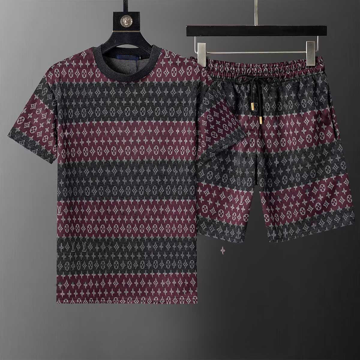 designer Mens Tracksuits Sets Jogger Sports Jogging Suits man tracksuits Two Piece Set T Shirt Summer Printed Short Sleeve Shorts