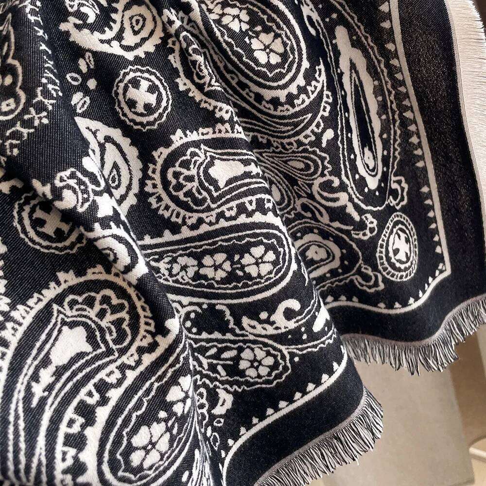 130*130CM Retro Cashew Flower Women's Winter Imitation Cashmere Double-sided Scarfs Fashionable Warm Shawl Cloak Scarf Z260226