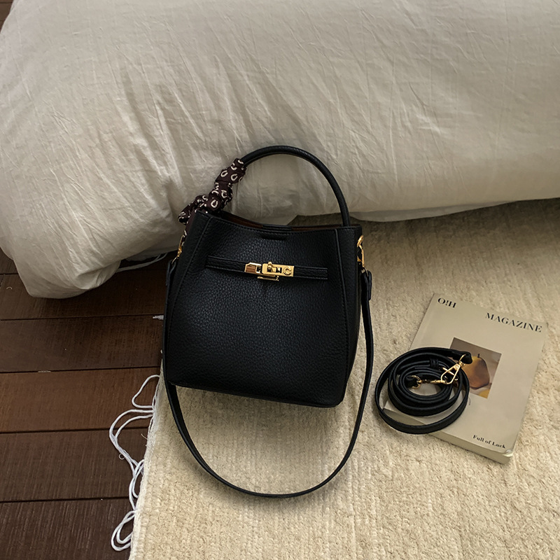 2026 Luxury Bag High-end Bucket Bag New Model, Handbag And Crossbody Bag, Niche Design, Versatile And Stylish, Korean-style Shoulder Bag For Women - view 4