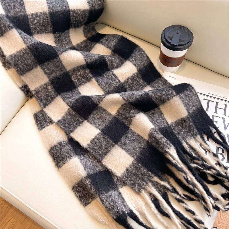 2025 Fashion Winter Women Warm Scarf Cashmere Thicken Plaid Pattern Shawl Outdoor Travel Pashmina Neckerchief Foulard Z260226