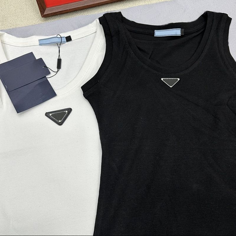 Womens Tank Top Designer Tank Top Woman Luxury High Quality Versatile Tops Summer Fashion Pure Cotton Knitted Tees Clothing