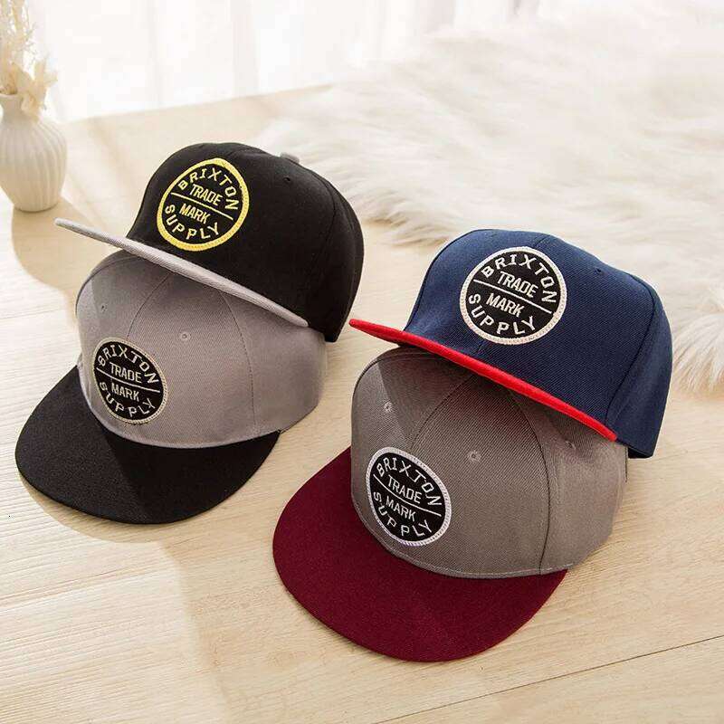 New Fashion Flat-Brimmed Baseball Korean Hip Hop Snapback Cap Men Embroidery Letters All-match Sunshade Hat Women Z260226