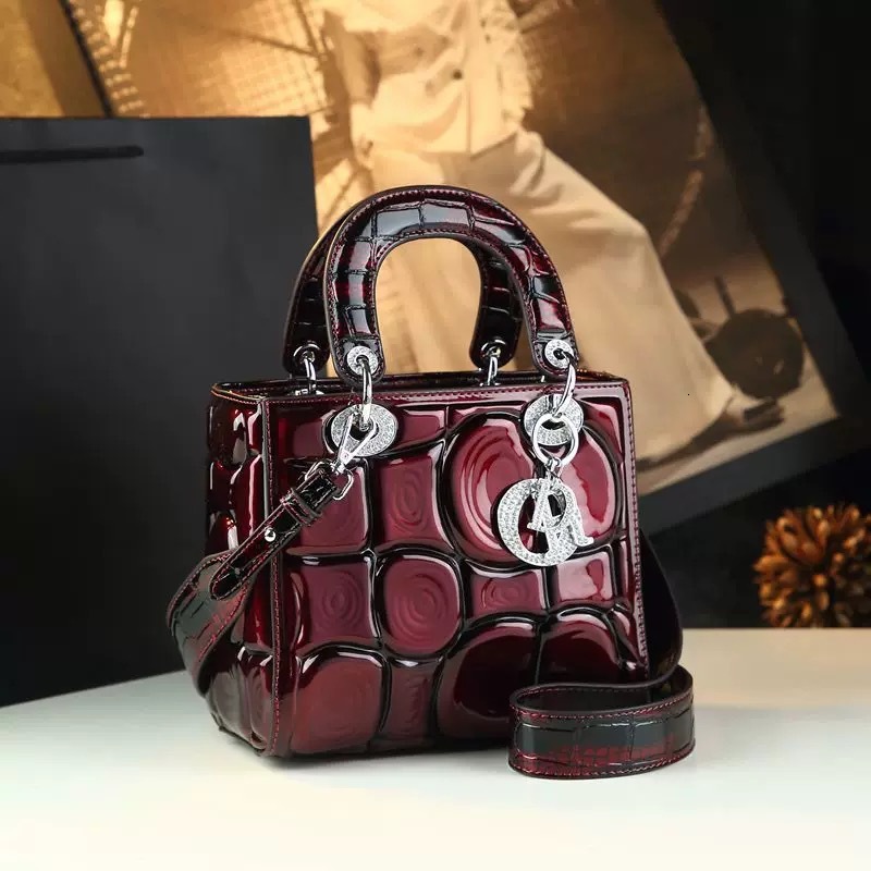 Vintage Genuine Leather European and American Cross-Border Fashion Handbag Princess Diana Style Women's 2025 New High-End Export Single Shoulder 