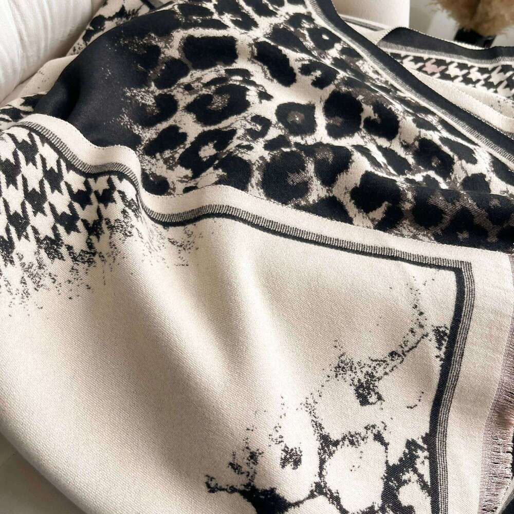 2025 Luxury Leopard Print Scarf for Women Warmer Winter Cashmere Pashmina Scarves Shawls Female Thick Blanket Wraps Foulard Z260226