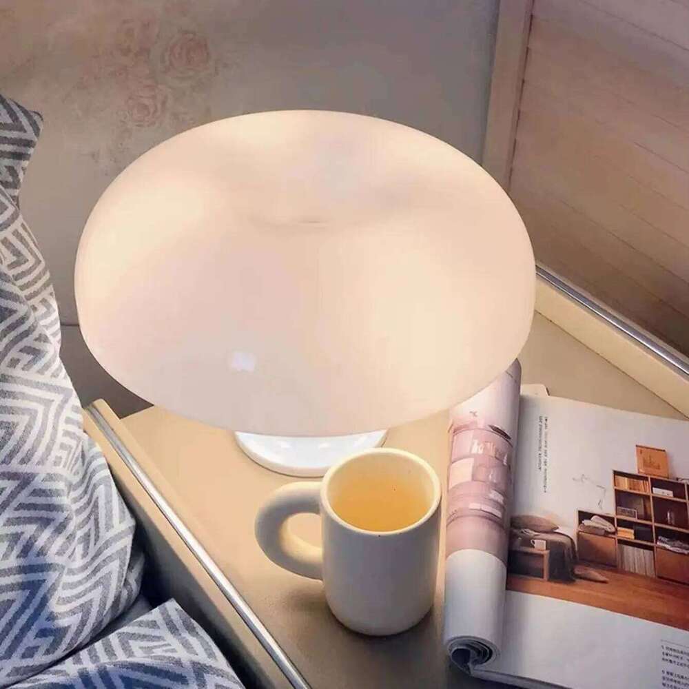 LED with USB Mushroom Table Lamp, Simple Modern Bedroom Bedside Lamp for Bedside, Bedroom, Study, Desktop Decorations Z260227