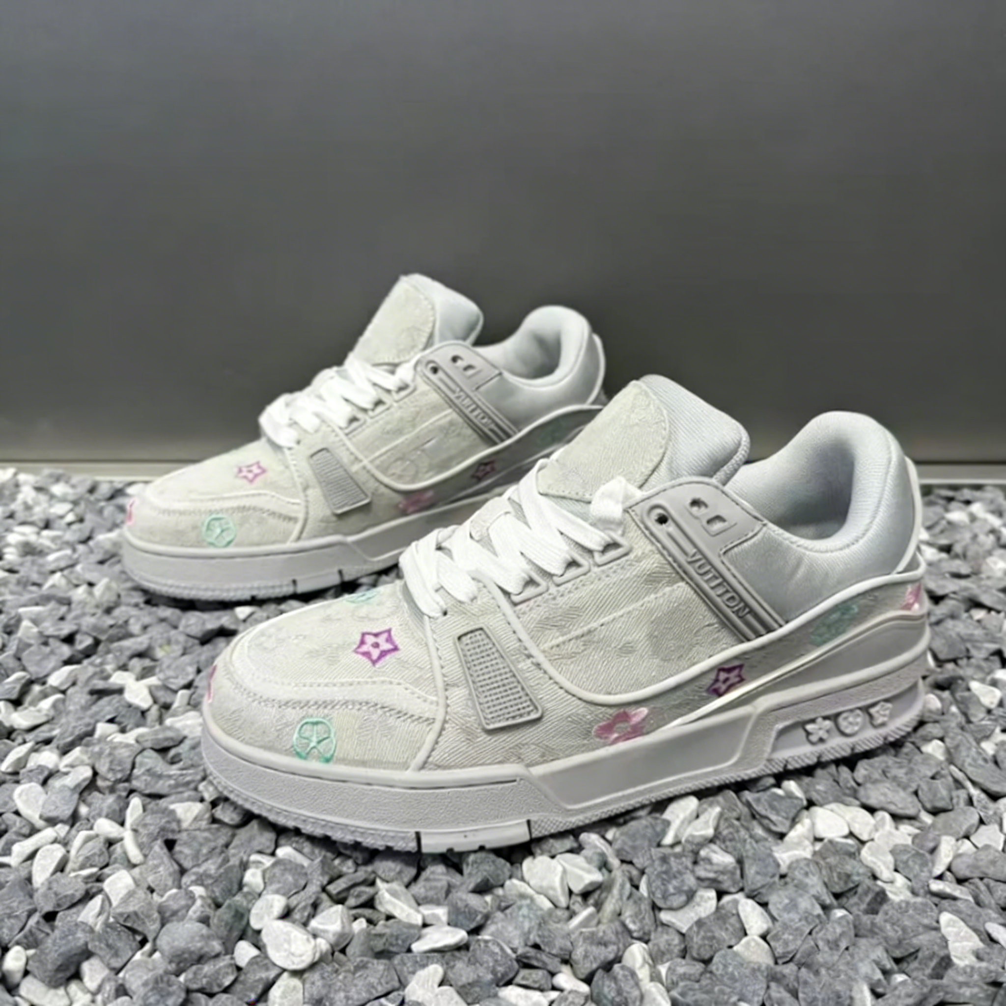 VUTITDN 2026 new trend versatile and comfortable sports casual designer shoes fashionable and breathable sneakers for men and women