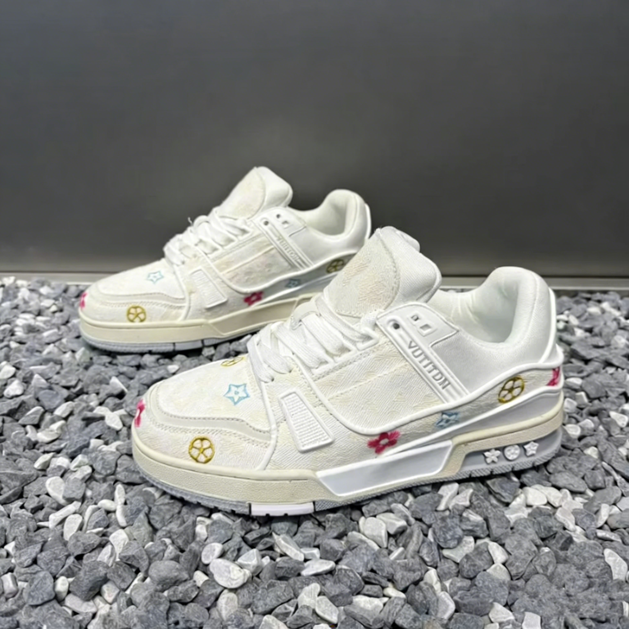 VUTITDN 2026 new trend versatile and comfortable sports casual designer shoes fashionable and breathable sneakers for men and women