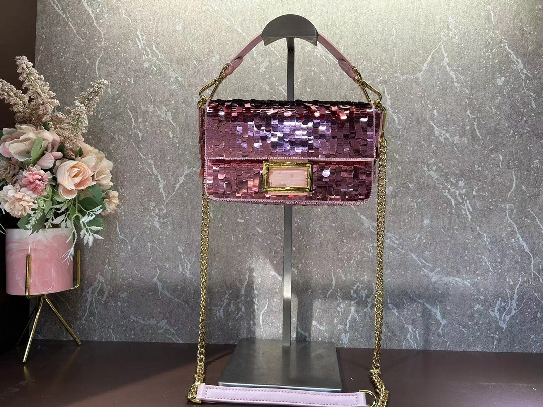 I568 4A Top-quality mini handbag with gradient metallic sequins; can be carried by hand, shoulder strap, or crossbody.
