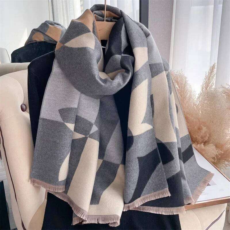 2026 New Ladies Autumn Floral Scarf Women Winter Warm Cashmere Scarves Girls Sweet Soft Pashmina Shawl Outdoor Sun Shawls Z260226