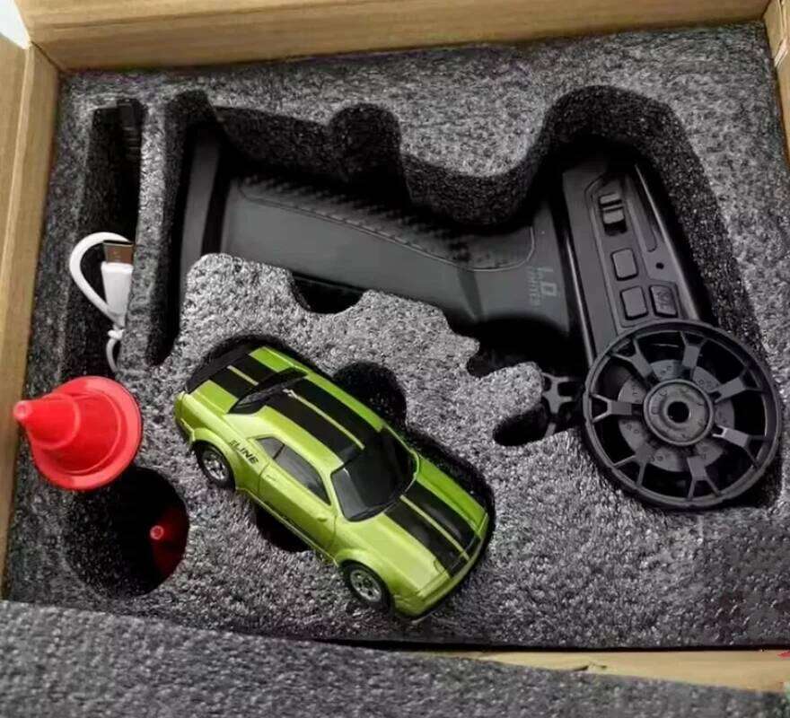 New 1:64 Mini Desktop Simulation Rc High-Speed Car 2.4g Pocket Four-Wheel Drive Drift Remote Control Toy Boy Gift H260227