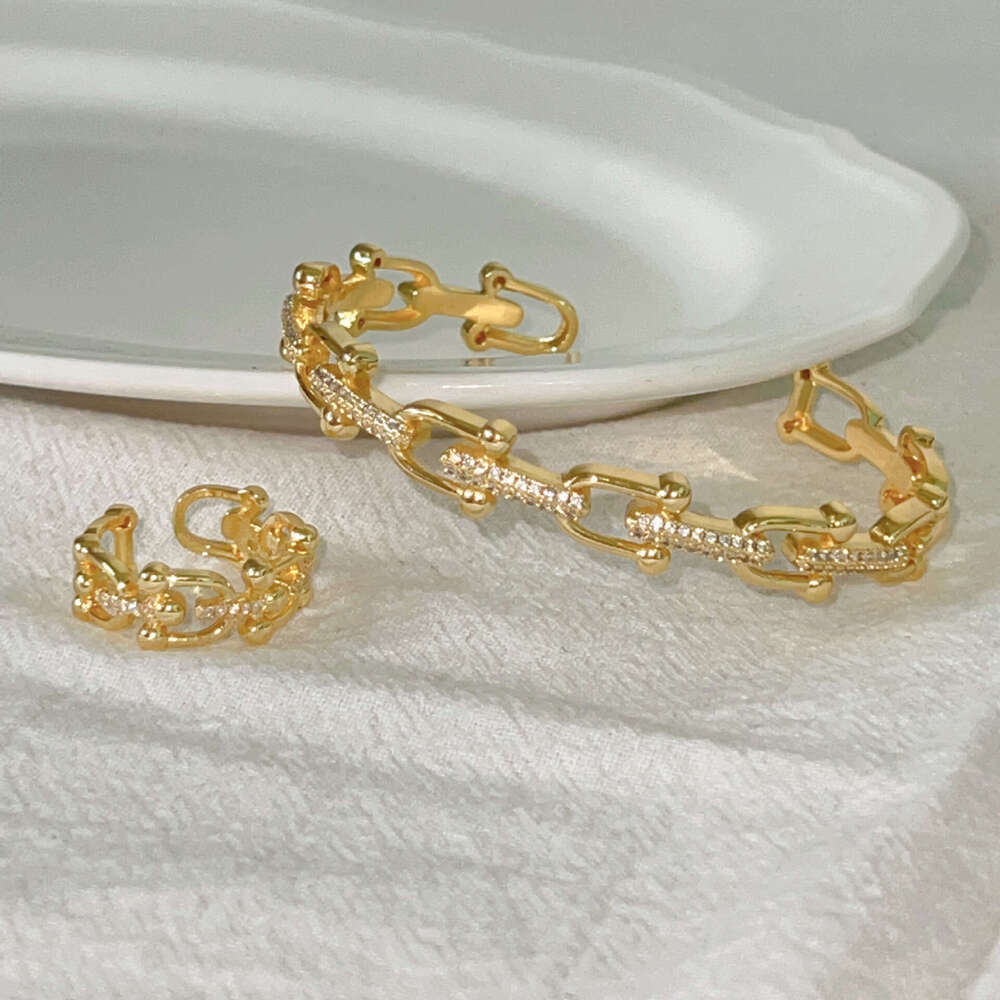 Horseshoe-shaped Hollow Diamond-Studded Ring Bracelet Fashion Designer Vintage Jewelry Women's Holiday Gift