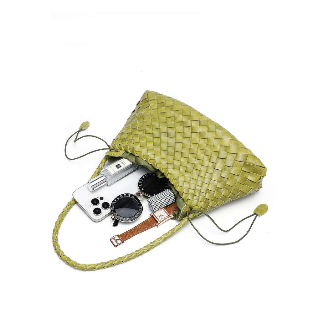 Cross Border Hot Selling Hand Woven Fashion Retro Handheld Basket Versatile Underarm Single Shoulder Mother Daughter Bag