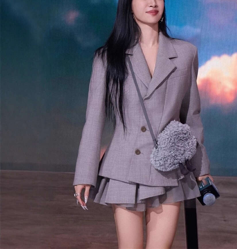 2026 Autumn/Winter Celebrity Women's a3 Elegant and Simple Sports Jacket Short Skirt Set