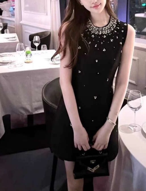 2026 Spring/Summer Elegant Women's Luxury a2 Design Sleeveless Tank Top Black Slim Short Skirt Handmade rhinestone Decoration