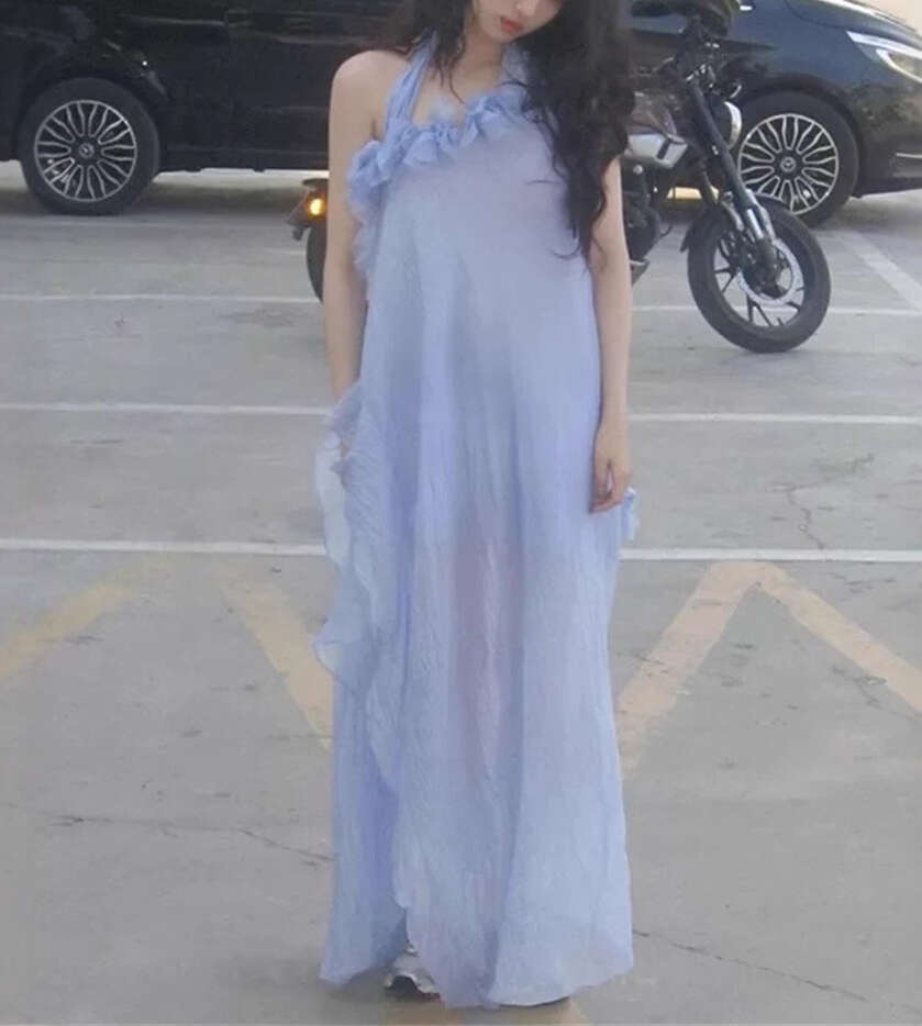 2026 summer designer style sexy camisole with three-dimensional flowers, loose and elegant vacation long skirt