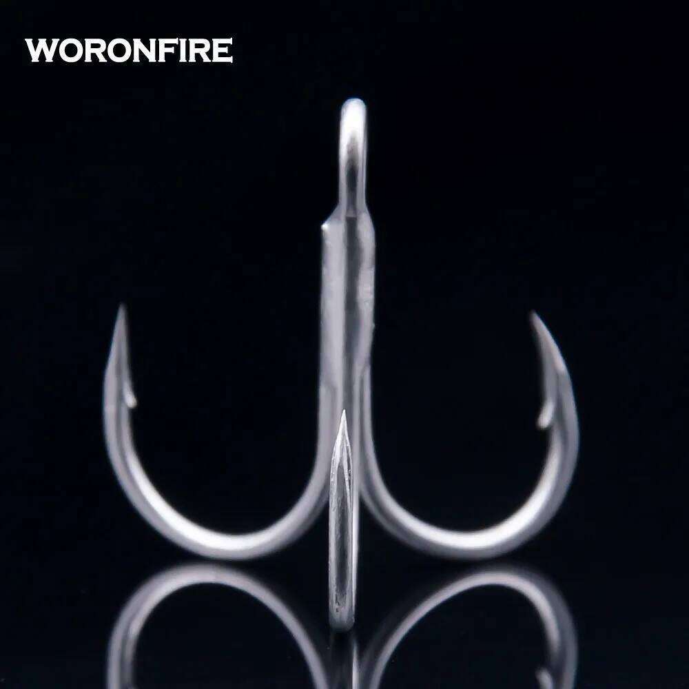 10pcs/lot Thick Treble Hook Strong Pull 2# 4# 6# 8# 10# 12# High Carbon Steel Round Folded Triple Fishing Hooks New 2019 Z260228